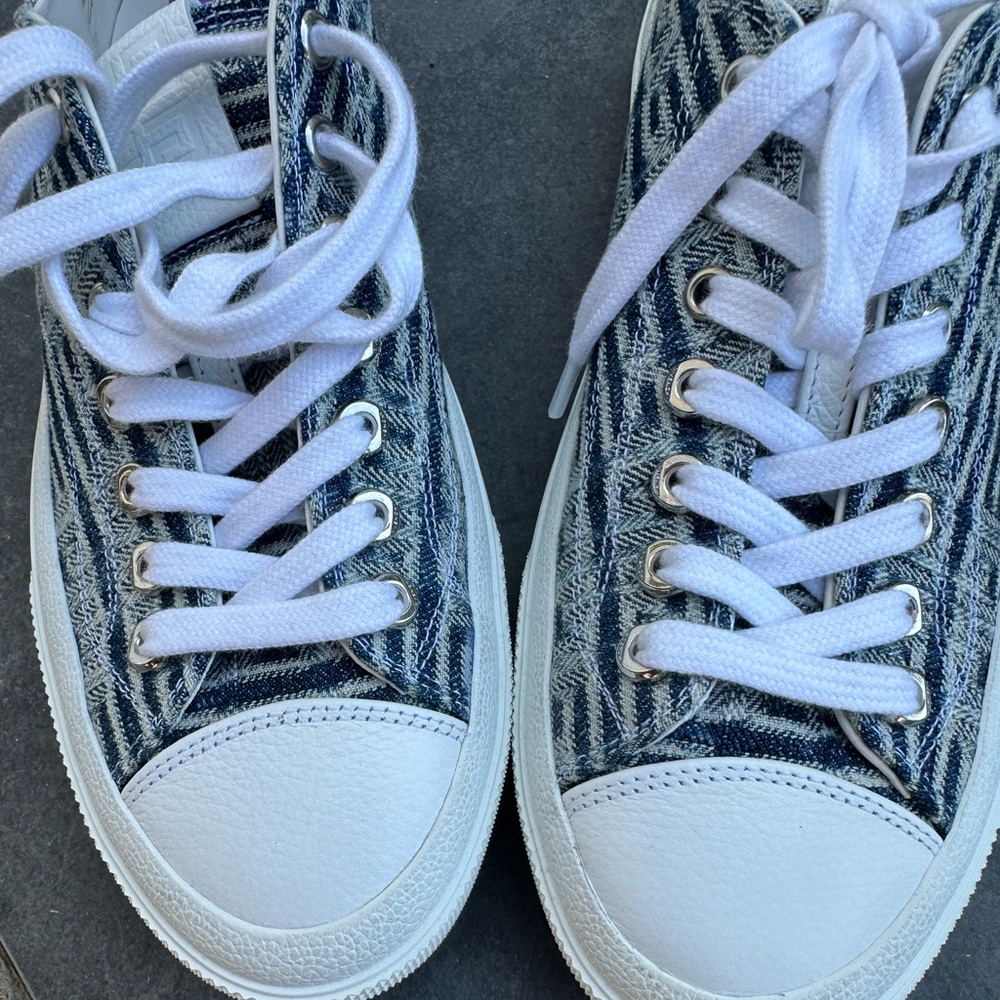 NEW Givenchy Blue White City Low Sneakers Sz EU 40.5 US 9